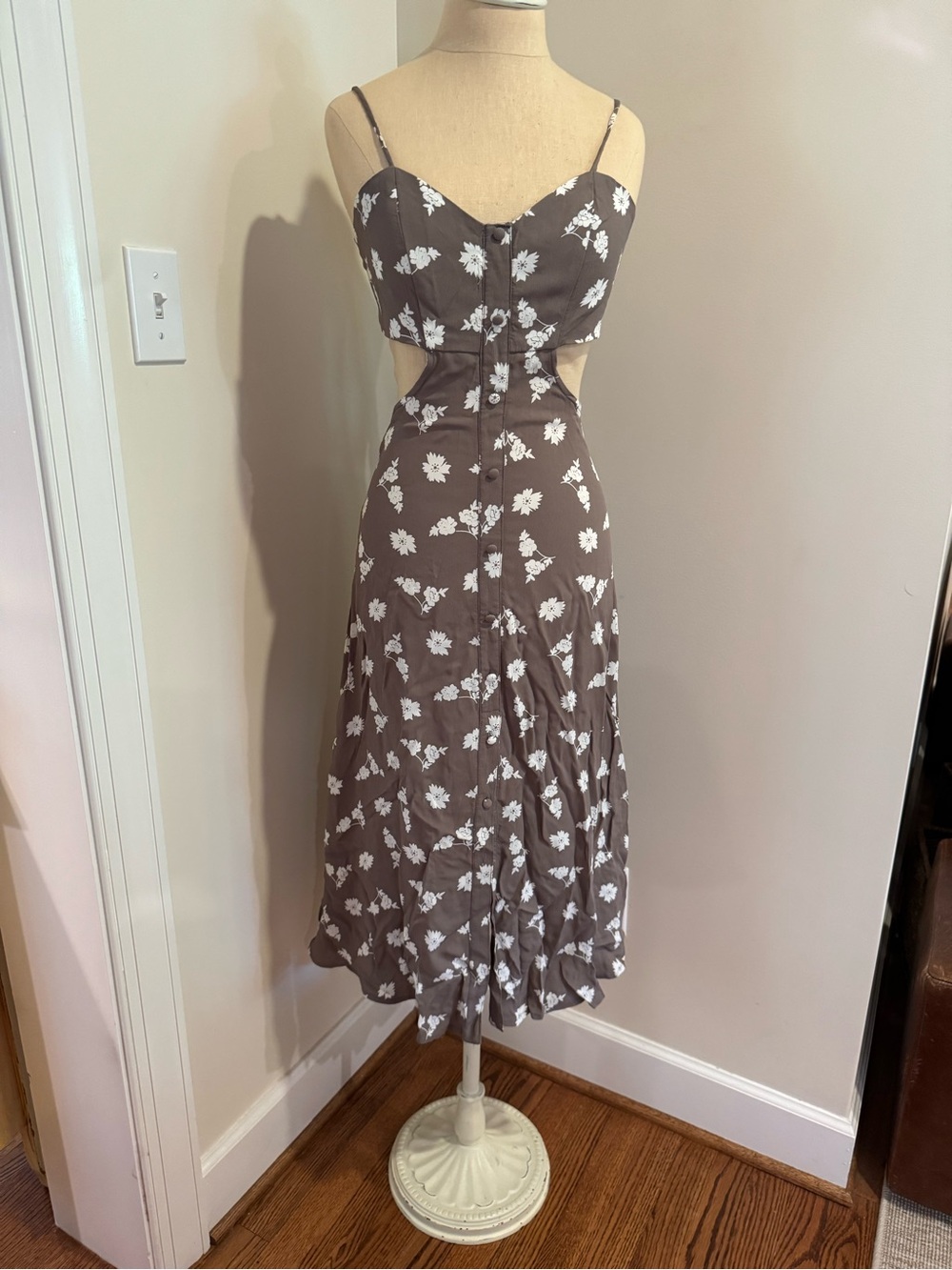 Taupe Floral Cutout Midi Dress Flynn Skye size S